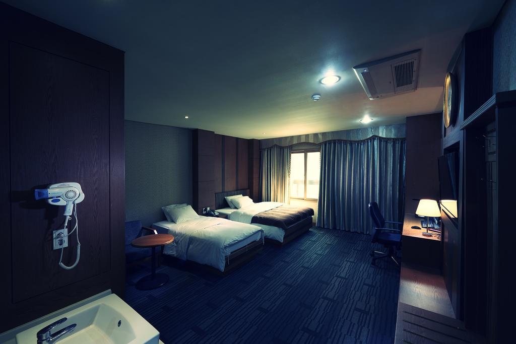 Benikea Premier Hotel Siheung Ngoại thất bức ảnh