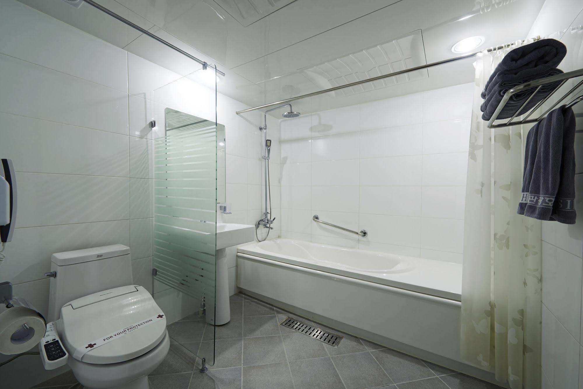 Benikea Premier Hotel Siheung Ngoại thất bức ảnh