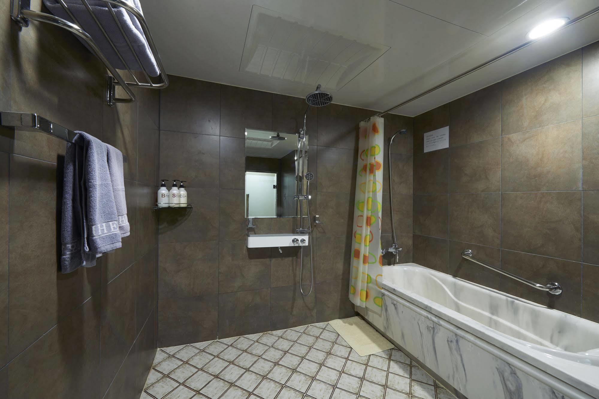 Benikea Premier Hotel Siheung Ngoại thất bức ảnh
