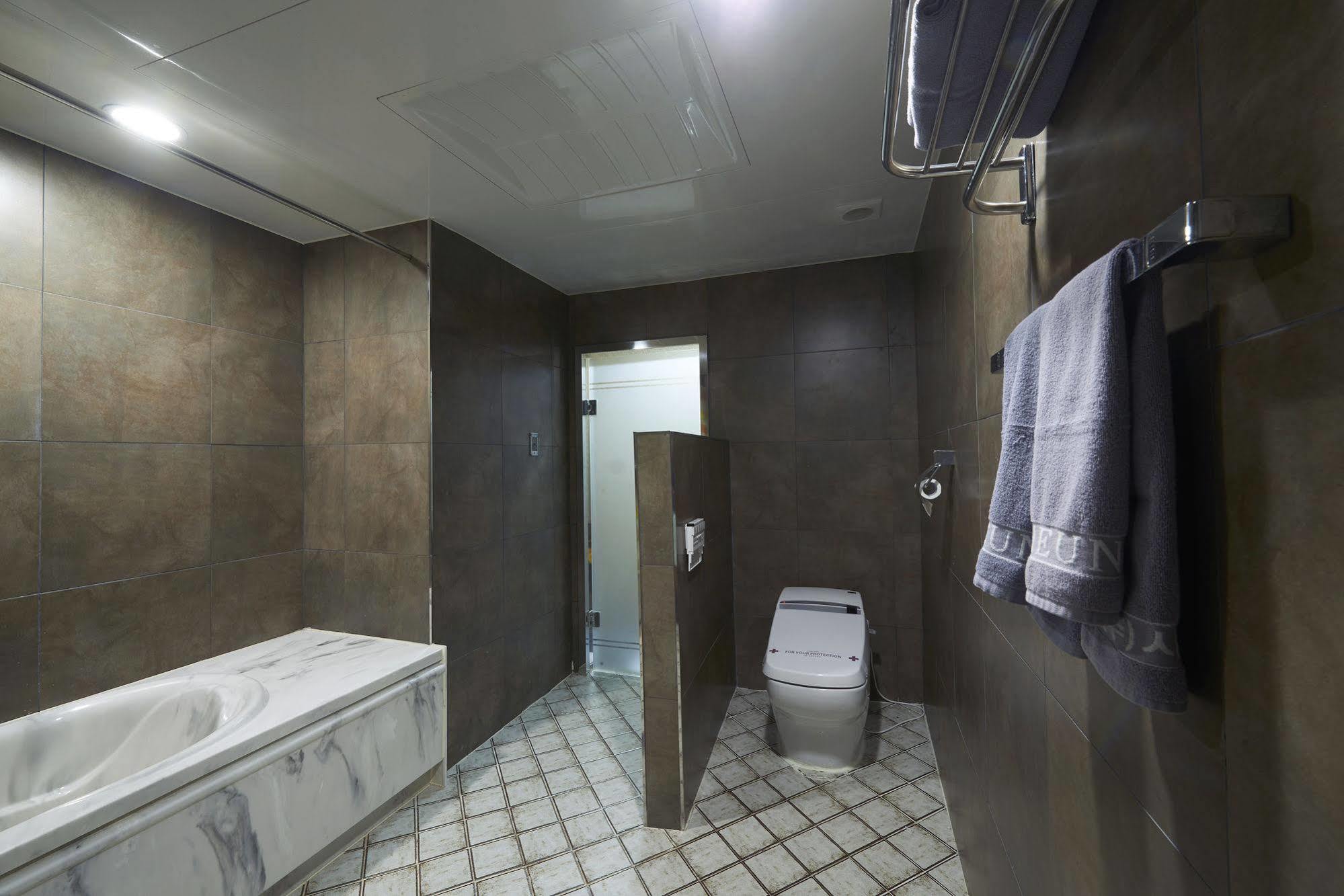 Benikea Premier Hotel Siheung Ngoại thất bức ảnh