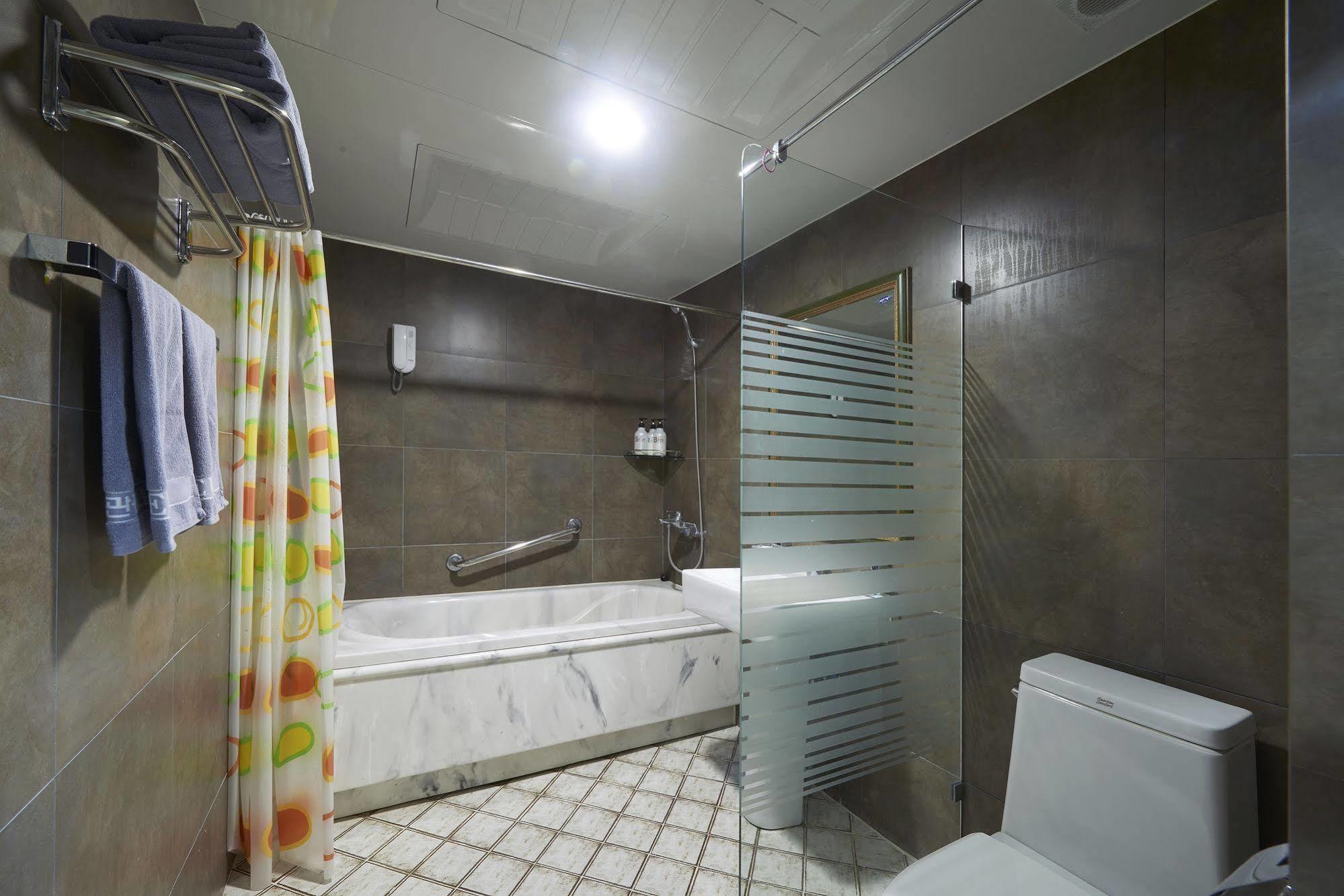 Benikea Premier Hotel Siheung Ngoại thất bức ảnh