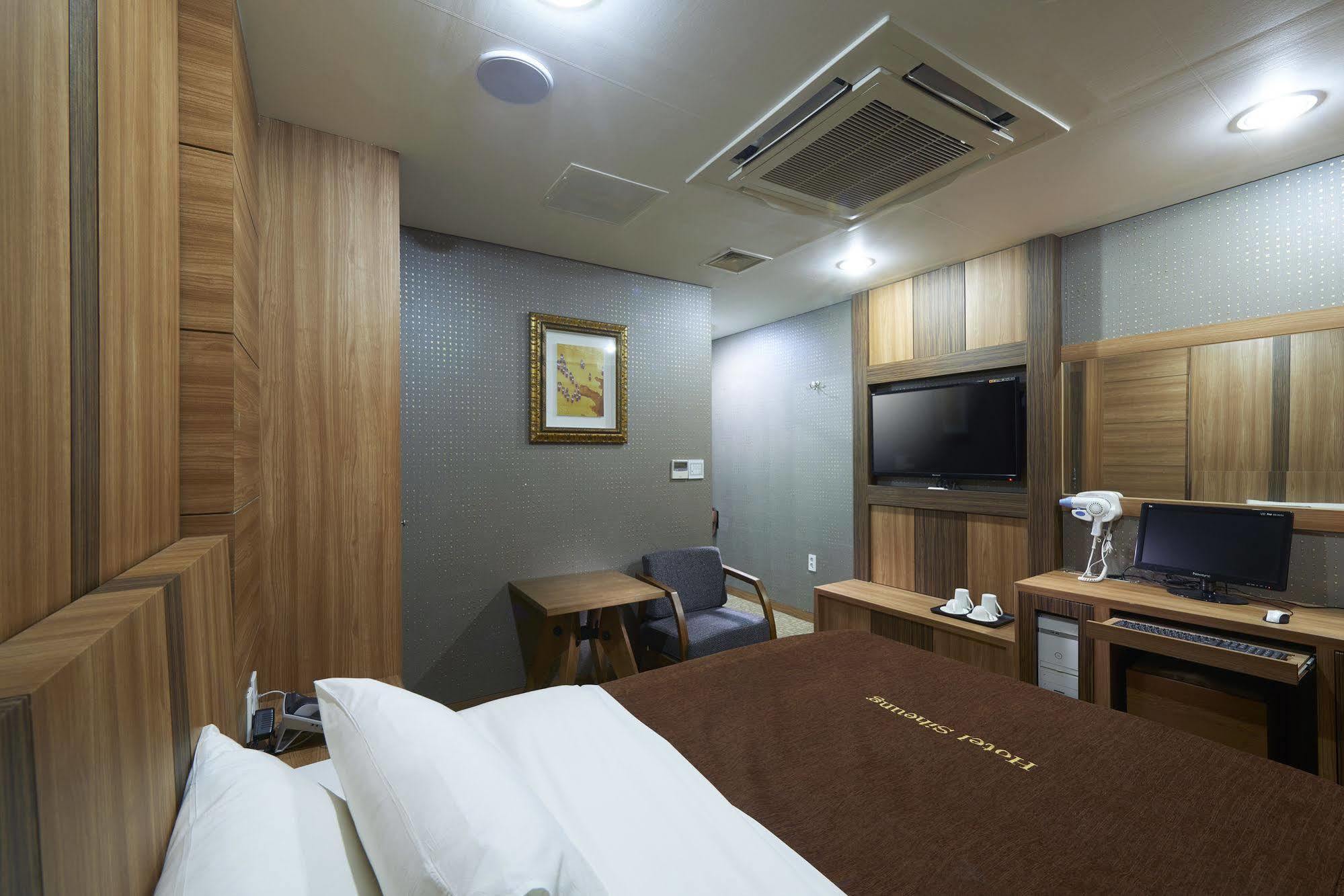 Benikea Premier Hotel Siheung Ngoại thất bức ảnh