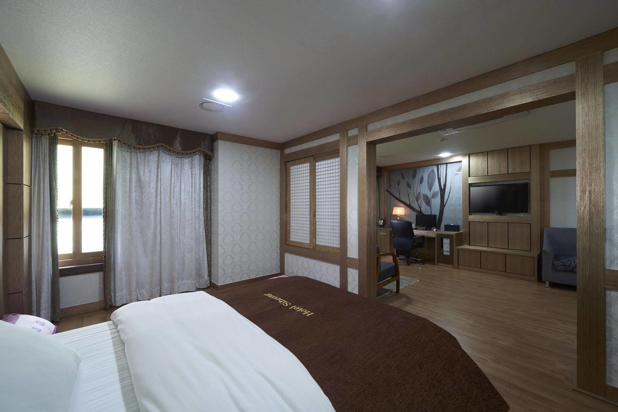 Benikea Premier Hotel Siheung Ngoại thất bức ảnh